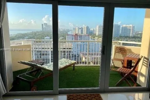 1985 S Ocean Dr # 21C, Hallandale Beach FL 33009