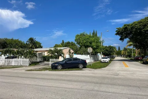 15701 NE 14th Ave, North Miami Beach FL 33162