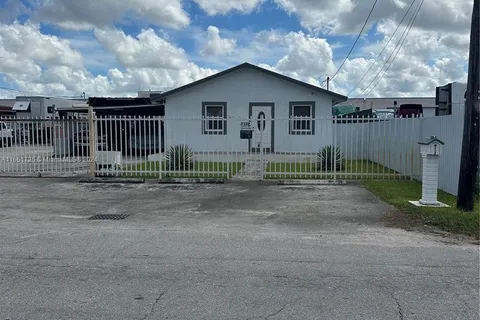 3138 NW 75th St, Miami FL 33147