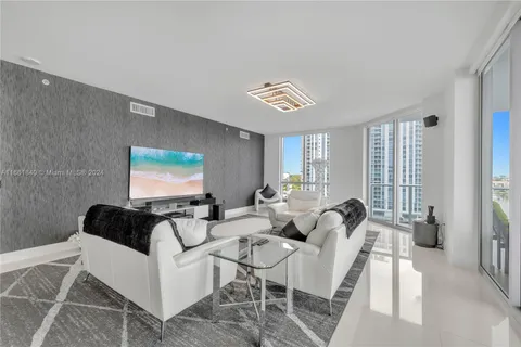 17111 Biscayne Blvd # 909, North Miami Beach FL 33160