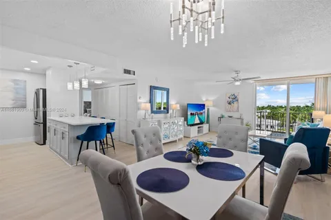 211 S Ocean Dr # 504, Hollywood FL 33019