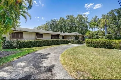 13700 SW 70th Ave, Palmetto Bay FL 33158