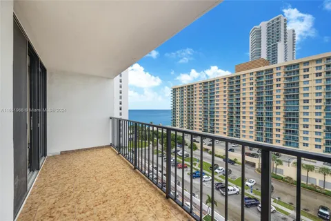 2401 S Ocean Dr # 907, Hollywood FL 33019