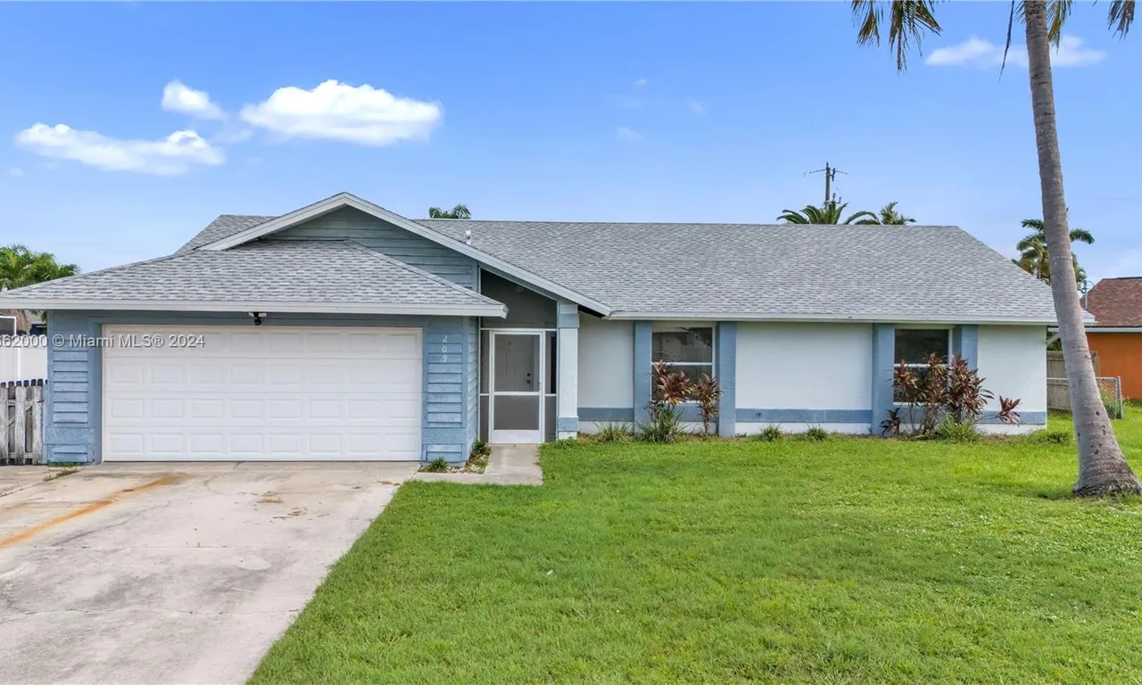 209 SW 10th TER, Cape Coral FL 33991