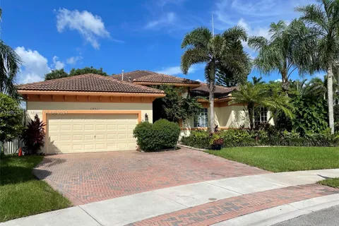 19321 SW 69th St, Pembroke Pines FL 33332