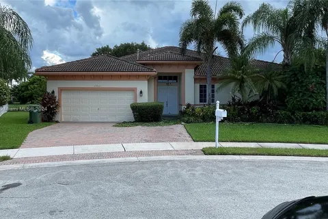 19321 SW 69th St, Pembroke Pines FL 33332