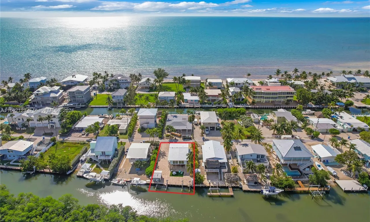 158 Iroquois Dr, Islamorada FL 33036