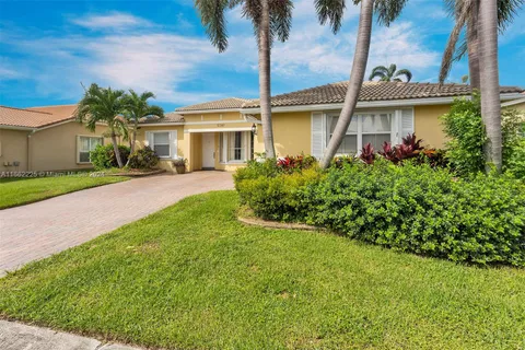 5287 SW 34th Ter, Hollywood FL 33312