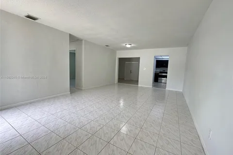 6889 SW 16th Ct, North Lauderdale FL 33068