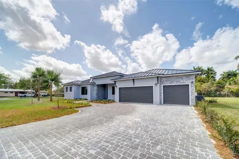 24440 SW 209th Pl, Homestead FL 33031