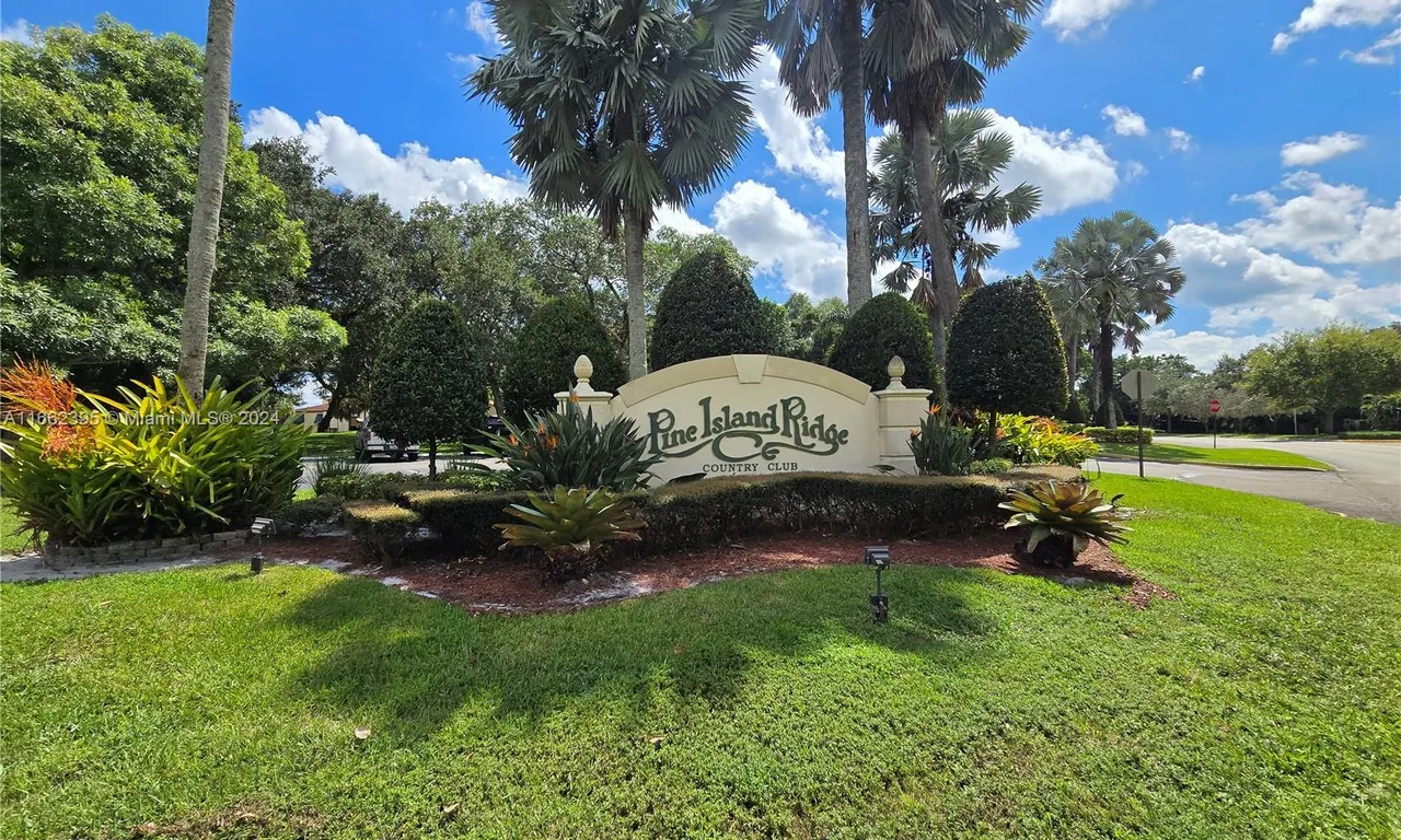 1830 Sabal Palm Dr # 105, Davie FL 33324