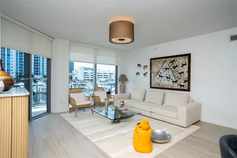 17301 Biscayne Blvd # 205, North Miami Beach FL 33160