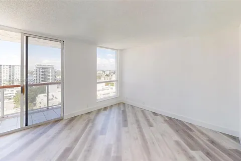 6767 Collins Ave # 1402, Miami Beach FL 33141