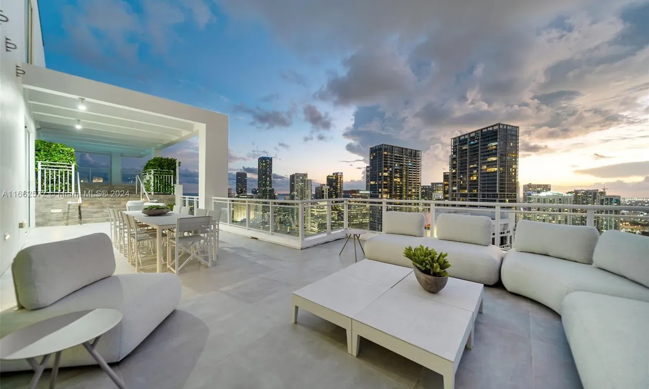 900 Brickell Key Blvd, Miami FL 33131