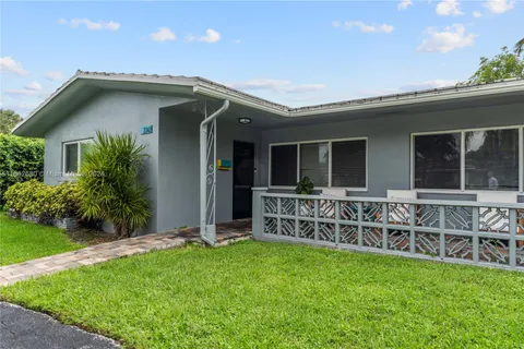 2242 NE 37th St, Lighthouse Point FL 33064