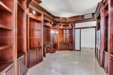 60 Edgewater Dr, Coral Gables FL 33133