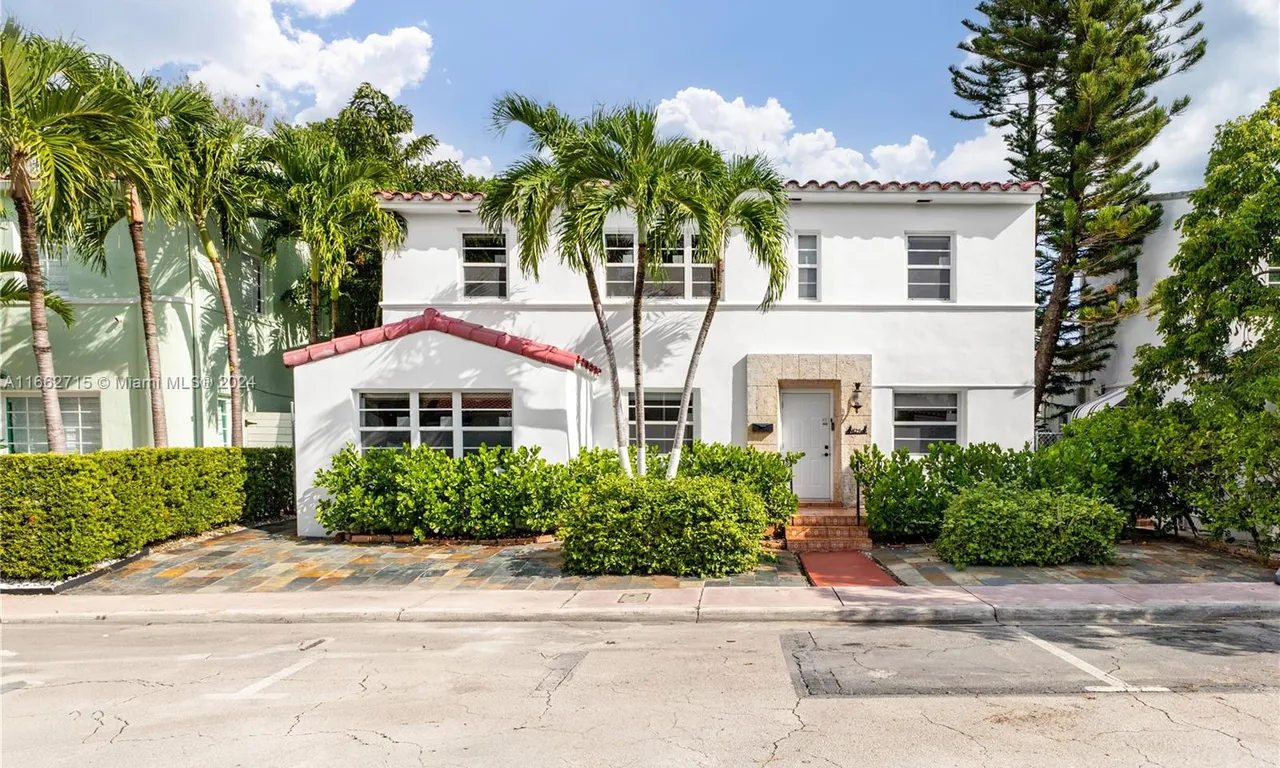 829 Espanola Way, Miami Beach FL 33139