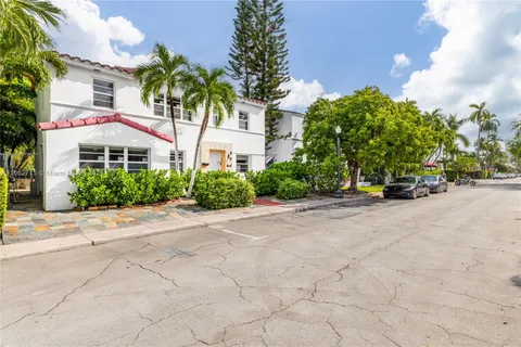 829 Espanola Way, Miami Beach FL 33139