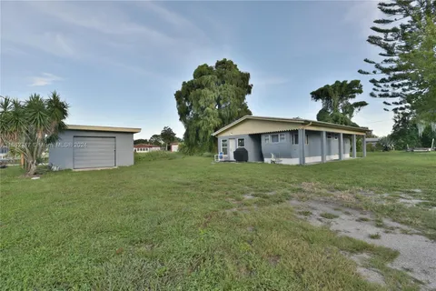 1247 6th St, Bulkhead Ridge FL 34974