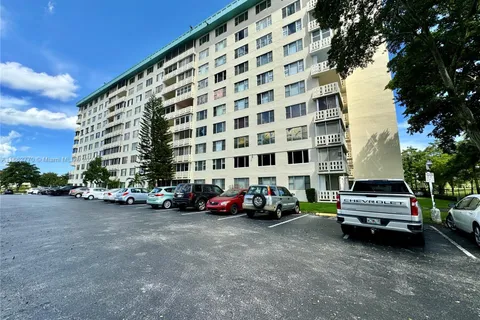 4330 Hillcrest Dr # 506, Hollywood FL 33021