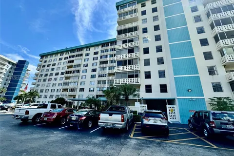 4330 Hillcrest Dr # 506, Hollywood FL 33021