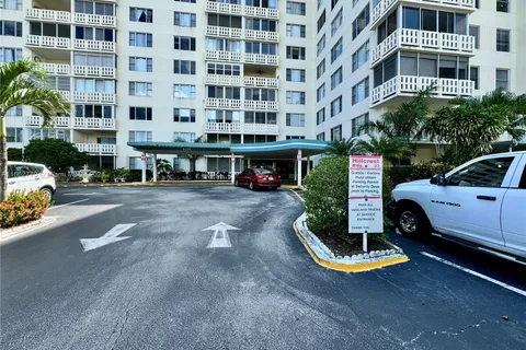 4330 Hillcrest Dr # 506, Hollywood FL 33021