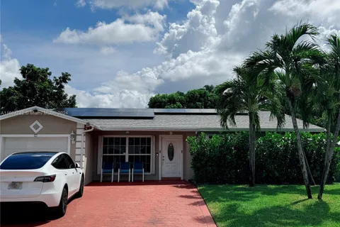 301 NW 83rd Way, Pembroke Pines FL 33024