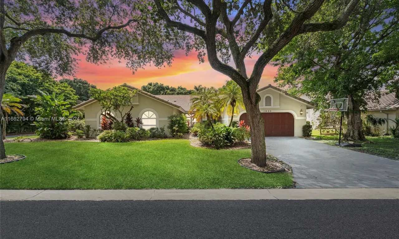 1900 Augusta Ter, Coral Springs FL 33071