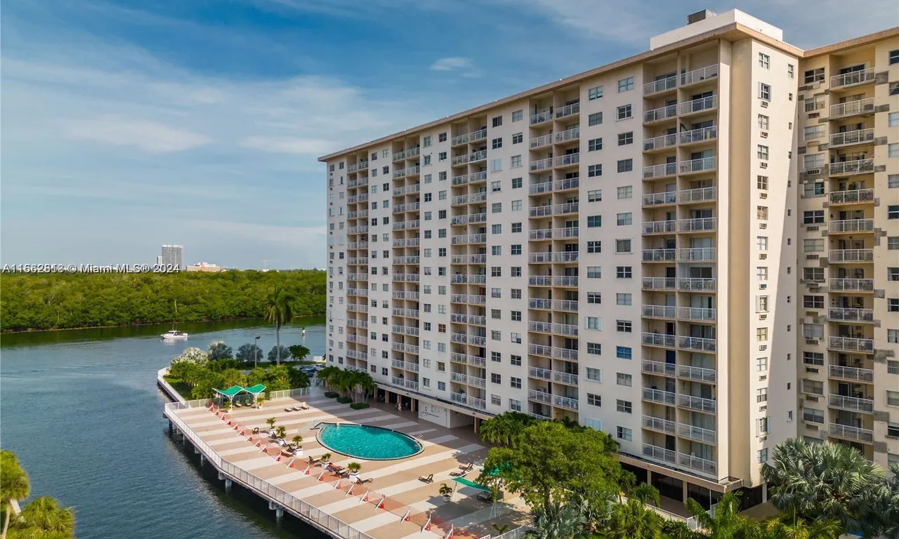 400 Kings Point Dr # 224, Sunny Isles Beach FL 33160