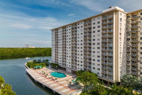 400 Kings Point Dr # 224, Sunny Isles Beach FL 33160