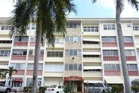 215 SE 3rd Ave # 405B, Hallandale Beach FL 33009