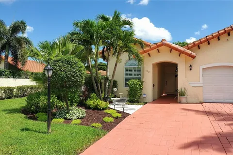 5201 Casa Real Dr, Delray Beach FL 33484