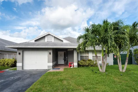 3151 NW 122nd Ter, Sunrise FL 33323