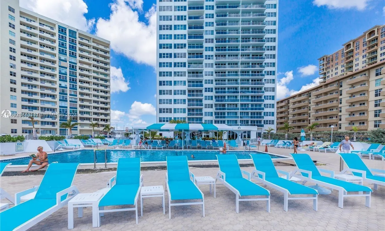 3140 S Ocean Dr # 2203, Hallandale Beach FL 33009