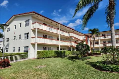 72 Brighton B # B, Boca Raton FL 33434