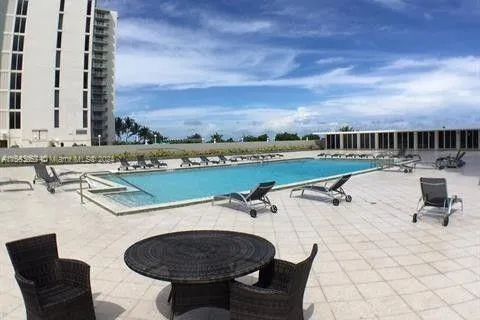 5601 Collins Ave # 523, Miami Beach FL 33140