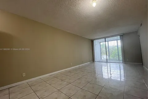 212 Lake Pointe Dr # 209, Oakland Park FL 33309