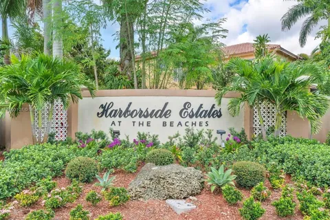 1443 SW 161st Ave, Pembroke Pines FL 33027