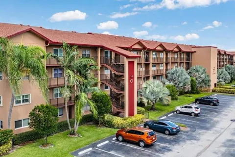 100 SW 130th Ter # 303C, Pembroke Pines FL 33027