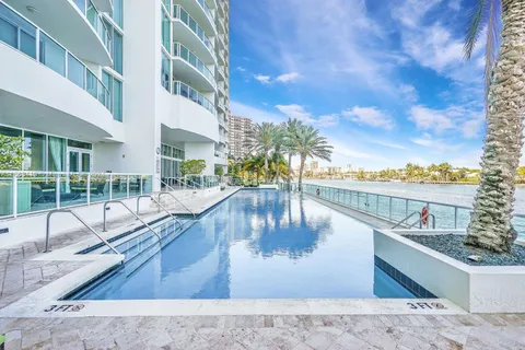 20201 E Country Club Dr # 1408, Aventura FL 33180