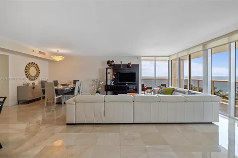 1800 S Ocean Dr # 1005, Hallandale Beach FL 33009