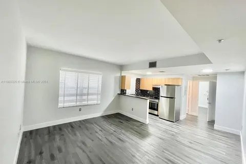 1542 Drexel Ave # 107, Miami Beach FL 33139