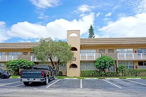 9061 Sunrise Lakes Blvd # 217, Sunrise FL 33322