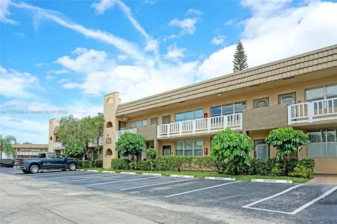 9061 Sunrise Lakes Blvd # 217, Sunrise FL 33322