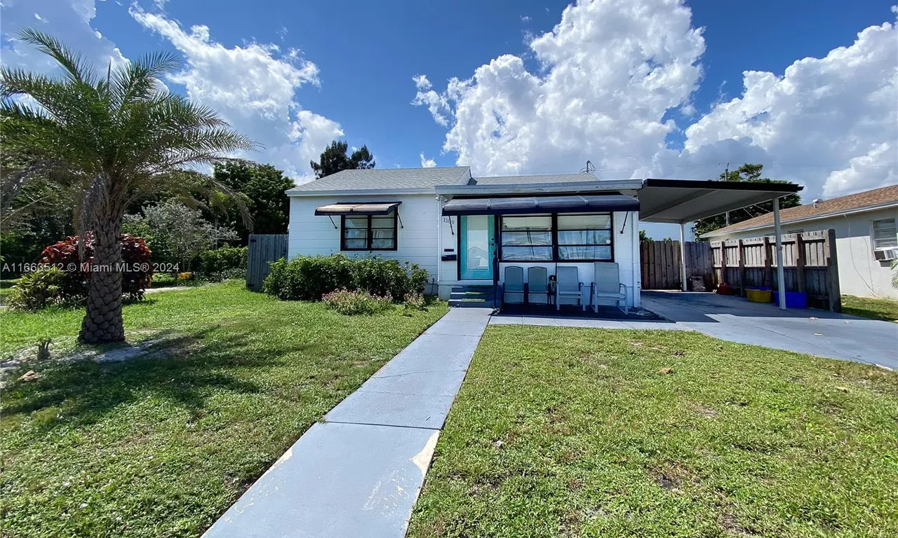 1109 S M St, Lake Worth FL 33460