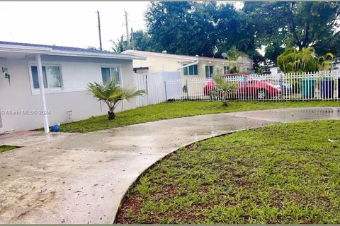 4711 NW 178th Ter, Miami Gardens FL 33055