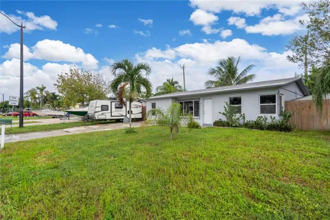 2560 NE 8th Ter, Pompano Beach FL 33064