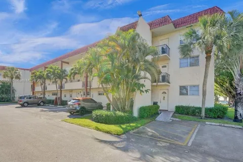 8901 S Hollybrook Blvd # 206, Pembroke Pines FL 33025