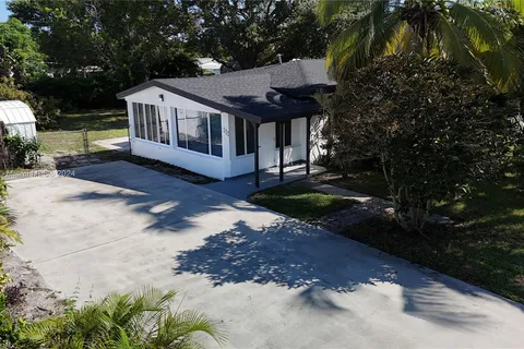 113 SE 8th Ave, Boynton Beach FL 33435