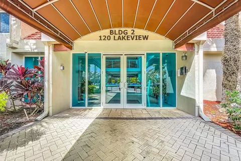 120 Lakeview Dr # 311, Weston FL 33326